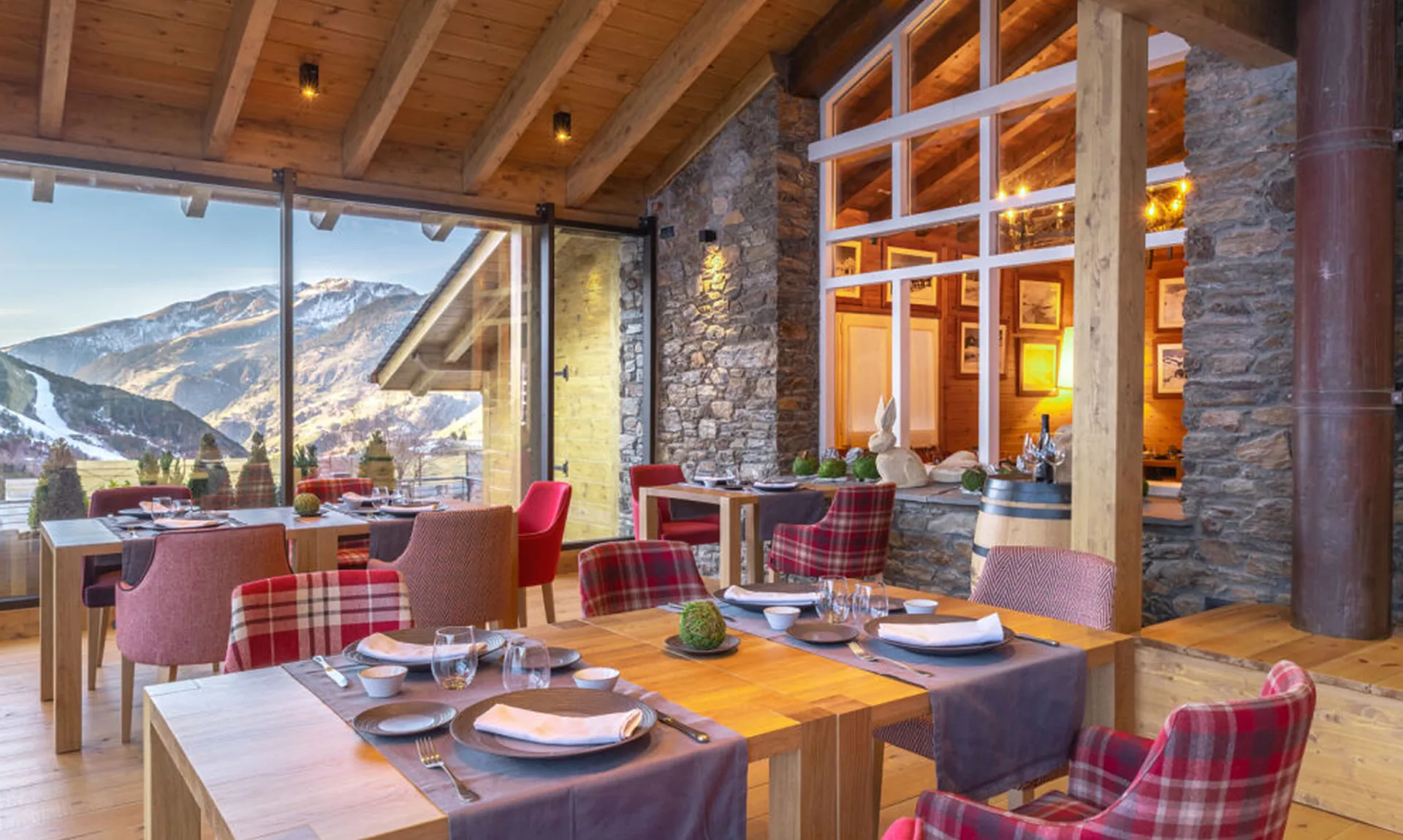 Sol i Neu Restaurant